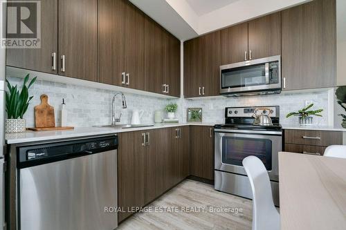 1023 - 22 East Haven Drive, Toronto, ON - Indoor Photo Showing Kitchen