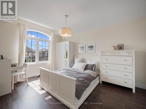 341 Lauderdale Drive, Vaughan, ON - Indoor Photo Showing Bedroom