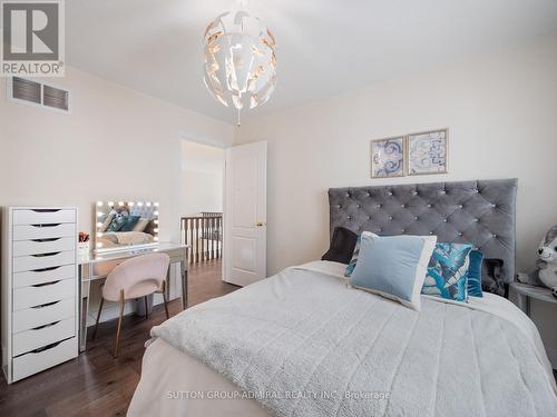 341 Lauderdale Drive, Vaughan, ON - Indoor Photo Showing Bedroom