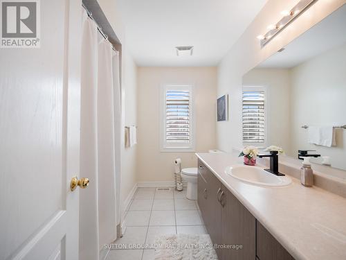 341 Lauderdale Drive, Vaughan, ON - Indoor Photo Showing Bathroom