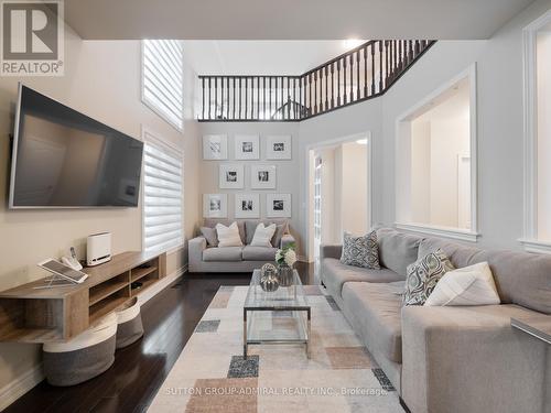 341 Lauderdale Drive, Vaughan, ON - Indoor Photo Showing Living Room