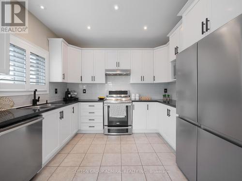 341 Lauderdale Drive, Vaughan, ON - Indoor Photo Showing Kitchen