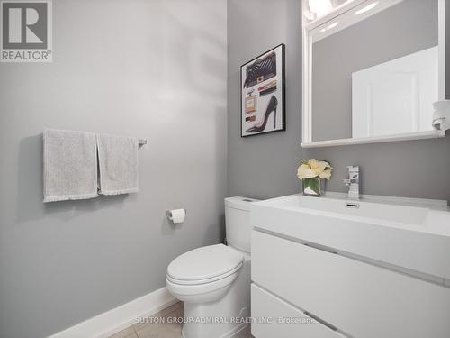 341 Lauderdale Drive, Vaughan, ON - Indoor Photo Showing Bathroom