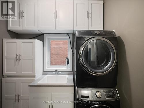 341 Lauderdale Drive, Vaughan, ON - Indoor Photo Showing Laundry Room