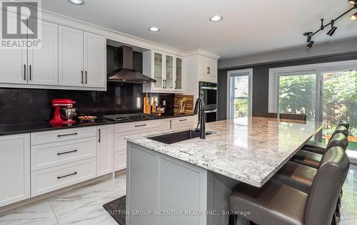 10 Saxon Road, Barrie, ON - Indoor Photo Showing Kitchen