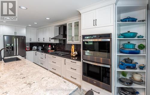 10 Saxon Road, Barrie, ON - Indoor Photo Showing Kitchen With Stainless Steel Kitchen