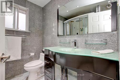 25 Finchley Crescent, Brampton, ON - Indoor Photo Showing Bathroom