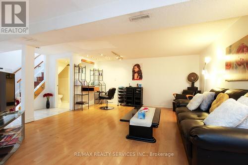 25 Finchley Crescent, Brampton, ON - Indoor Photo Showing Living Room