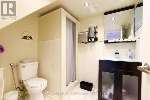 25 Finchley Crescent, Brampton, ON - Indoor Photo Showing Bathroom