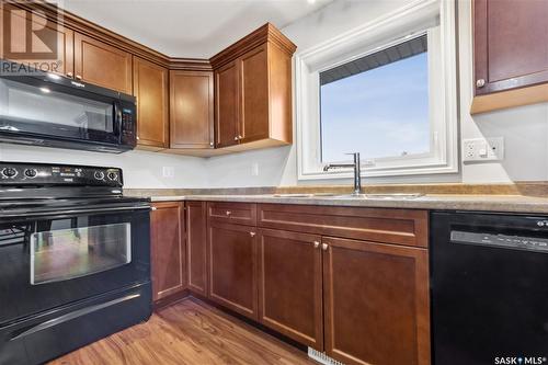 913 Reimer Road, Martensville, SK - Indoor Photo Showing Kitchen