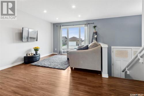 913 Reimer Road, Martensville, SK - Indoor Photo Showing Living Room