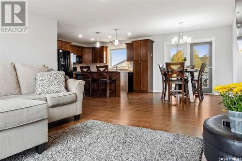 913 Reimer Road, Martensville, SK - Indoor Photo Showing Living Room