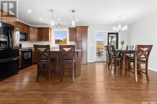 913 Reimer Road, Martensville, SK - Indoor Photo Showing Dining Room