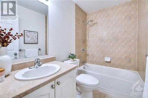 205 Marrissa Avenue, Ottawa, ON - Indoor Photo Showing Bathroom