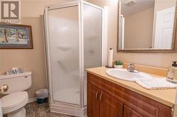 Full 3-piece main floor bathroom - 