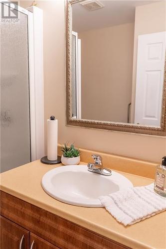 2250 Glen Brook Drive, Cornwall, ON - Indoor Photo Showing Bathroom