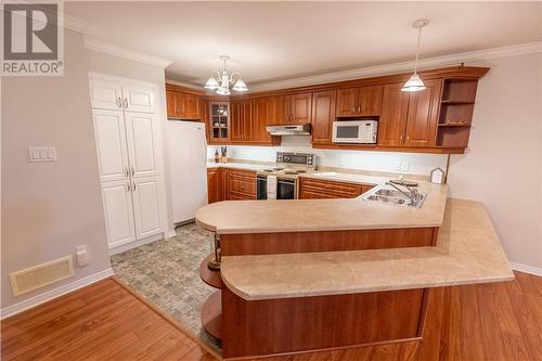 2250 Glen Brook Drive, Cornwall, ON - Indoor Photo Showing Kitchen With Double Sink