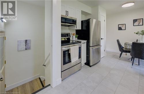 161 East Park Drive, Woodstock, ON - Indoor Photo Showing Kitchen