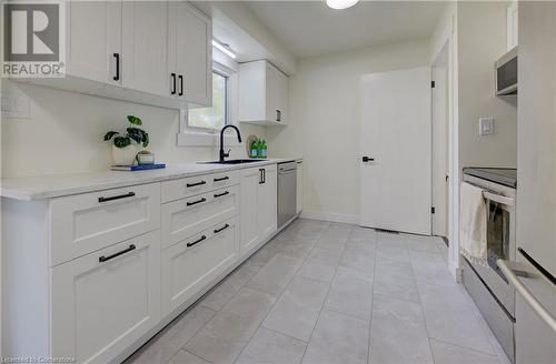 161 East Park Drive, Woodstock, ON - Indoor Photo Showing Kitchen