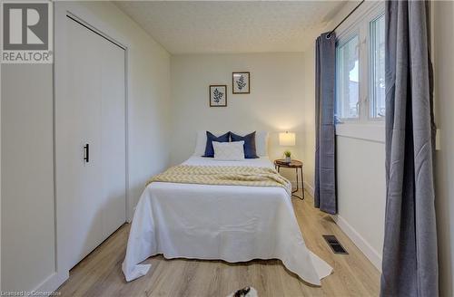 161 East Park Drive, Woodstock, ON - Indoor Photo Showing Bedroom