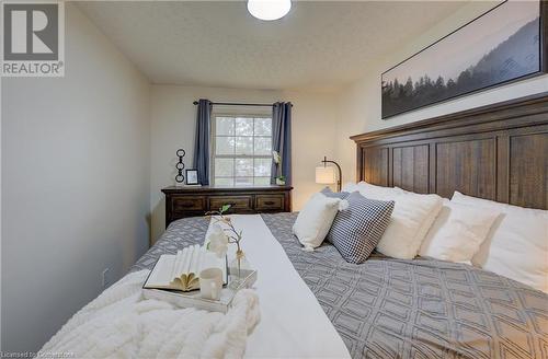 161 East Park Drive, Woodstock, ON - Indoor Photo Showing Bedroom