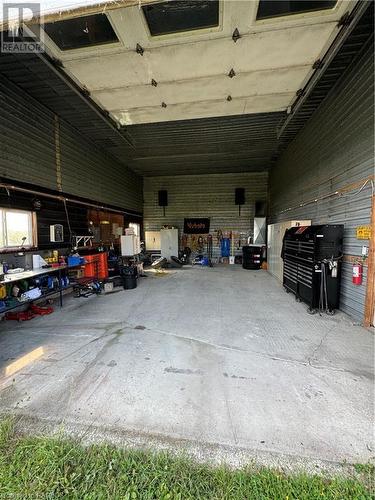 7772 Side Road 5 E, Wellington North, ON - Indoor Photo Showing Garage