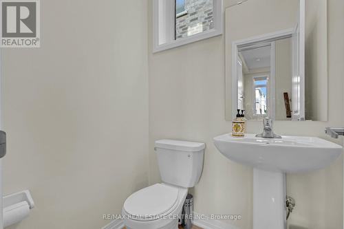 58 Mary Watson Street, North Dumfries, ON - Indoor Photo Showing Bathroom