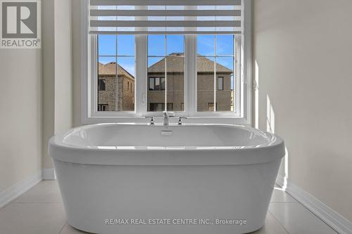 58 Mary Watson Street, North Dumfries, ON - Indoor Photo Showing Bathroom