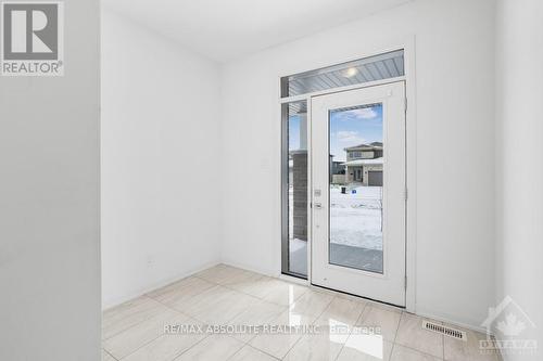 379 Sterling Avenue, Prescott And Russell, ON - Indoor Photo Showing Other Room