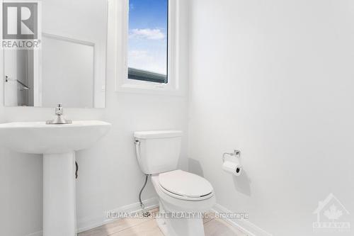 379 Sterling Avenue, Prescott And Russell, ON - Indoor Photo Showing Bathroom