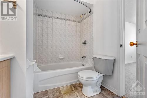 104 Manhattan Crescent, Ottawa, ON - Indoor Photo Showing Bathroom