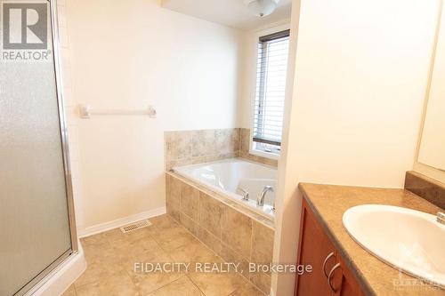 133 Corinth Pvt, Ottawa, ON - Indoor Photo Showing Bathroom