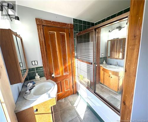 43 Parkwood Drive, St. Stephen, NB - Indoor Photo Showing Bathroom