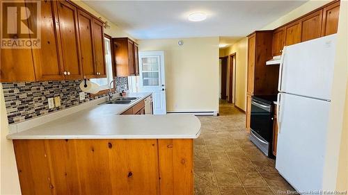 134 Kirkpatrick Street, Woodstock, NB - Indoor Photo Showing Kitchen With Double Sink