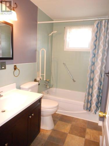 10 Center Street, Baie Verte, NL - Indoor Photo Showing Bathroom