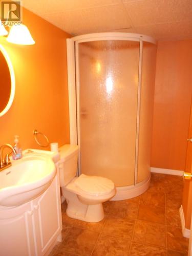 10 Center Street, Baie Verte, NL - Indoor Photo Showing Bathroom