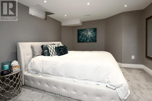 5329 Roadside Way, Mississauga, ON - Indoor Photo Showing Bedroom