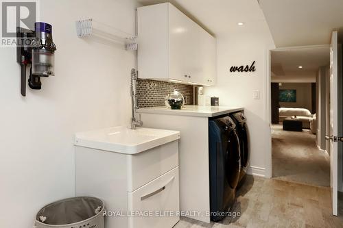 5329 Roadside Way, Mississauga, ON - Indoor Photo Showing Laundry Room