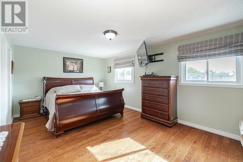 16 Fountainbridge Drive, Caledon, ON - Indoor Photo Showing Bedroom