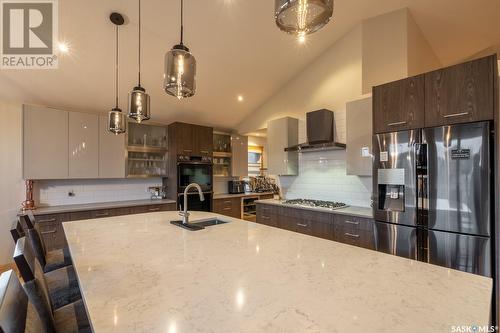 2670 Sandringham Crescent, Regina, SK - Indoor Photo Showing Kitchen With Upgraded Kitchen