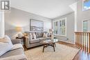 332 Sandringham Drive, Clarington (Courtice), ON  - Indoor Photo Showing Living Room 