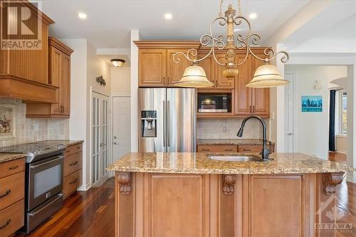 264 Tempest Drive, Ottawa, ON - Indoor Photo Showing Kitchen With Upgraded Kitchen