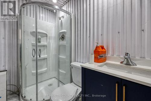 1942 Highway 59, Norfolk, ON - Indoor Photo Showing Bathroom