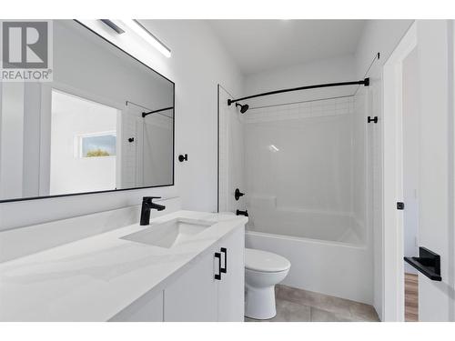 1204 Woods Lane, Enderby, BC - Indoor Photo Showing Bathroom