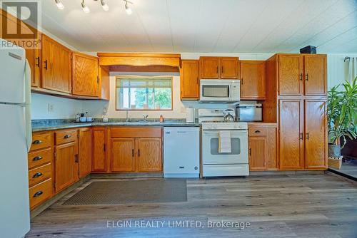 33053 Thomas Line, Dutton/Dunwich, ON - Indoor Photo Showing Kitchen