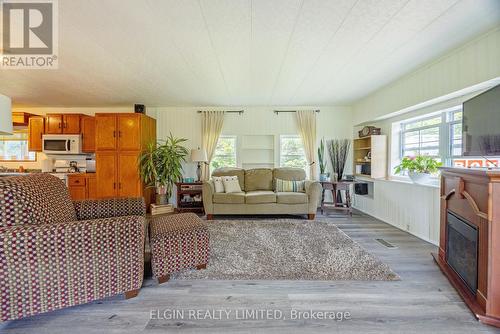 33053 Thomas Line, Dutton/Dunwich, ON - Indoor Photo Showing Other Room