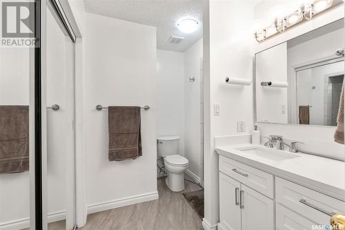 230 Highlands Place, Saskatoon, SK - Indoor Photo Showing Bathroom