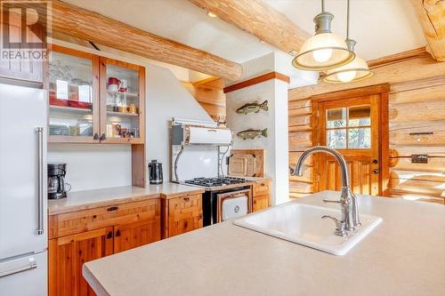 5258 Highline  Drive Unit# 505, Fernie, BC - Indoor Photo Showing Kitchen