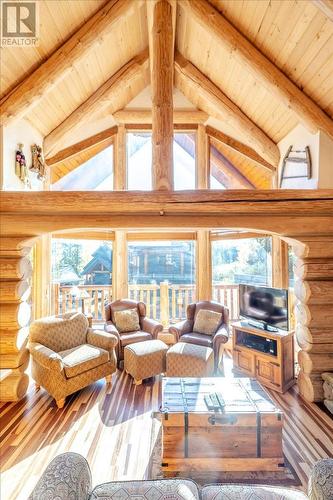 5258 Highline  Drive Unit# 505, Fernie, BC - Indoor Photo Showing Living Room