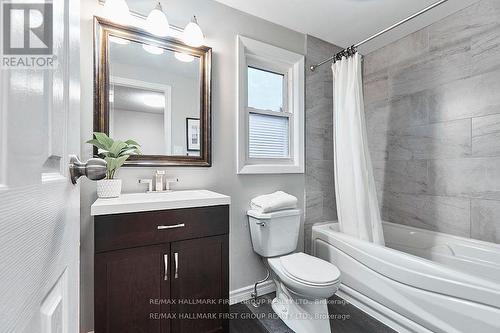 201 Eastlawn Street, Oshawa, ON - Indoor Photo Showing Bathroom